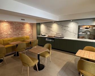 Hôtel Le Médiéval Palais des Papes - אביניון - מסעדה