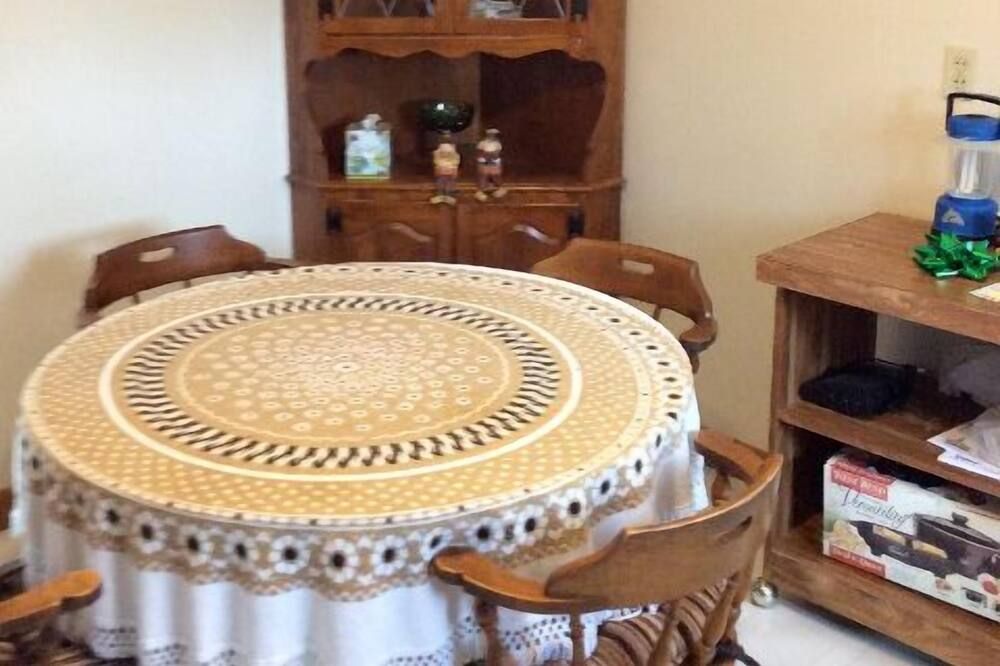 Burlington Rental House - Burlington - Jídelna