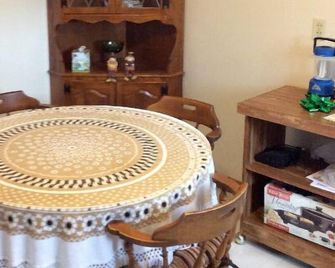 Burlington Rental House - Burlington - Jídelna