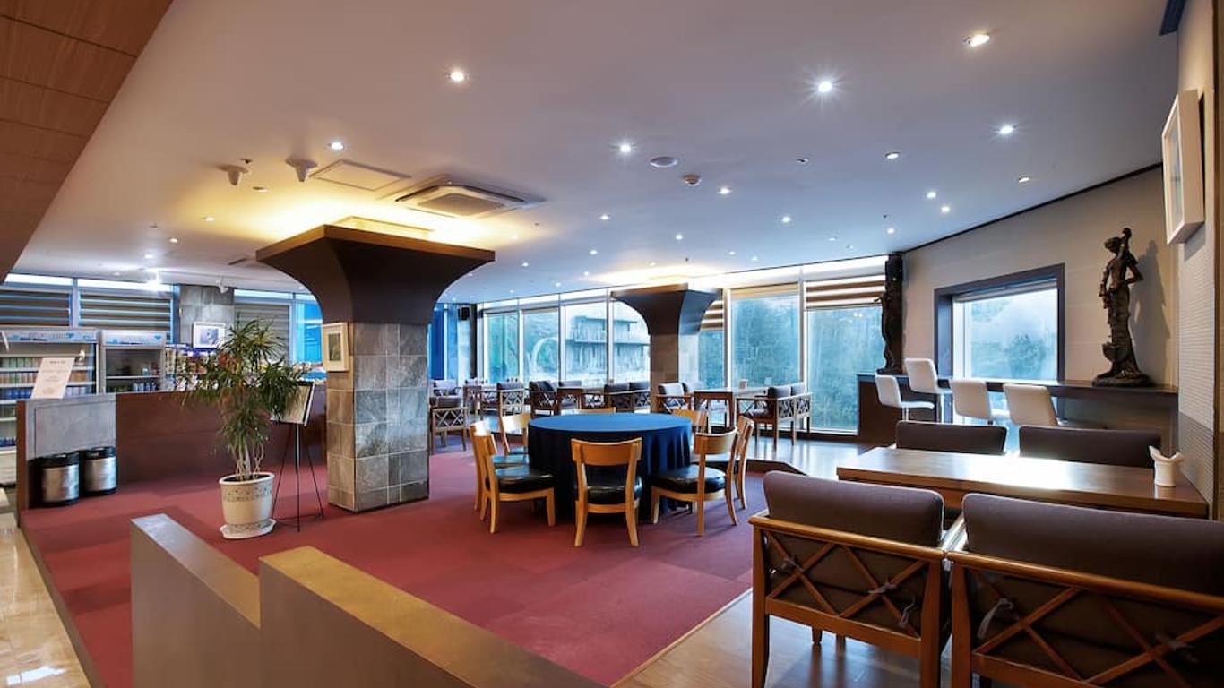 โรงแรมโดม กอเจ