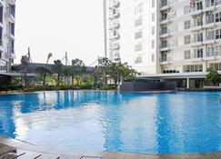 Simply Homey Studio Casa De Parco Apartment - South Tangerang City - Pool