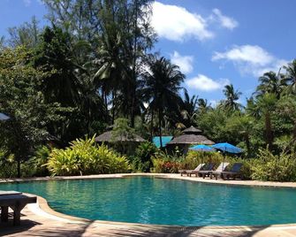 Malibu Beach Bungalows - Ko Pha Ngan - בריכה