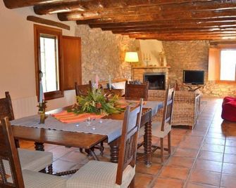 Masia Cap Ferra - Unique limestone house with natural pool - Nulles - Dining room