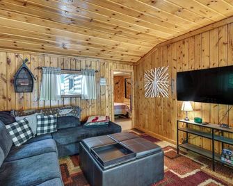 Cabin 600' to Manistee Lake Private Shared Access - Kalkaska - Sala de estar