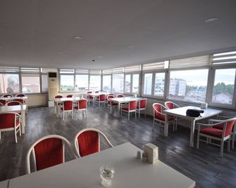 Altinnal Hotel - İzmit - Restaurant