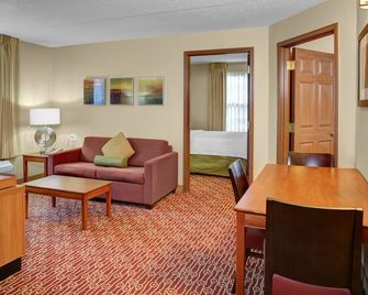 Birch Hills Suites - Blue Ash - Blue Ash - Wohnzimmer