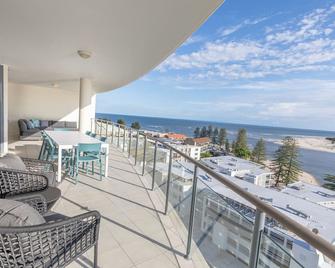 The Waterford Prestige Apartments - Caloundra - Balcony