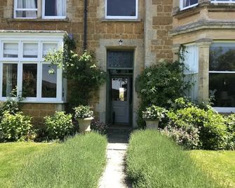 Ellesmere House - Castle Cary
