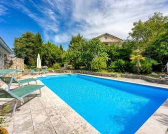 Lovely home in Malinska with WiFi - Malinska - Piscina