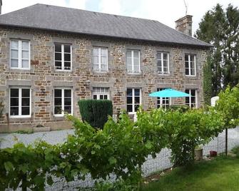 Le Château du Bonheur, Piscine, Sauna et Jacuzzi - Le Loreur - Edificio