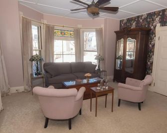 LimeRock Inn - Rockland - Olohuone