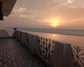 Scindhia Guest House - Benarés - Balcón