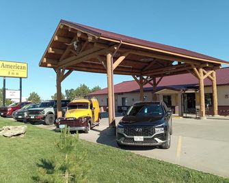 American Inn - Murdo - Building