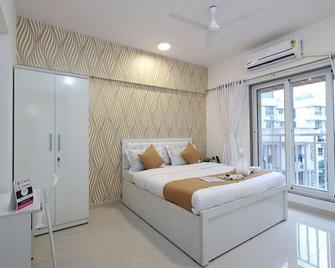 Master Suite 3 Bhk - Mumbai - Bedroom