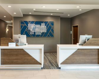 Holiday Inn Express Miami Airport-Blue Lagoon Area By IHG - Miami - Front desk
