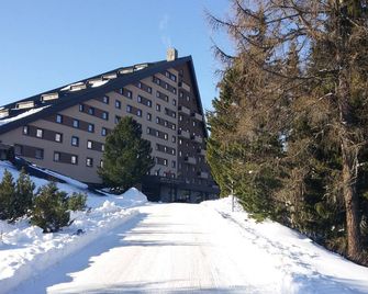 Hotel Patria - Strbske Pleso - Building