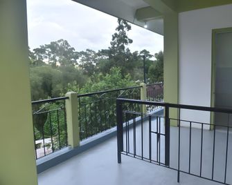 Rolyda Guest House - Shillong - Balcony