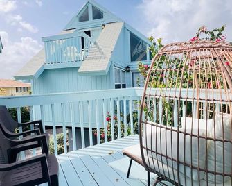 Updated 2024! Modern Design Loft For 6p At Sealofts On The Beach, Frigate Bay - Frigate Bay - Balcony