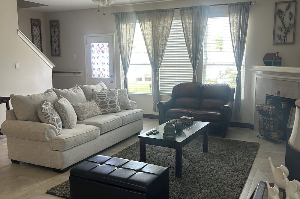 Great, Cozy and Spacious House - Cypress - Obývací pokoj