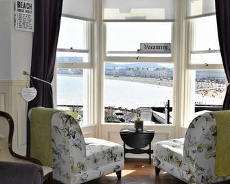 The View Guest House - Llandudno - Living room