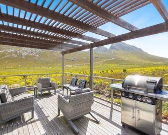 Rock Jumper Country House by Host Agents - Rooiels - Balcón