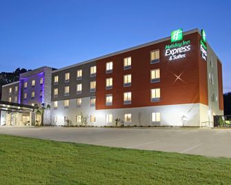 Holiday Inn Express & Suites Columbus North By IHG - Columbus - Building