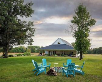 Broken Pitchfork Farm Retreat - Saint Croix Falls