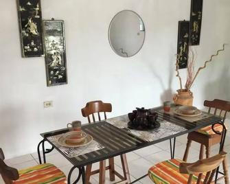 Charming 2-bedroom apartment with AC, WiFi in delightful San Fernando - San Fernando (Trinidad y Tobago)