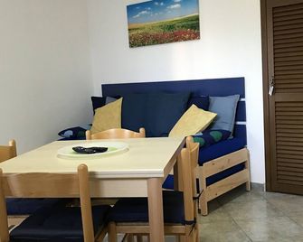 Oleander apartment in Agrustos residential village - Budoni - Essbereich