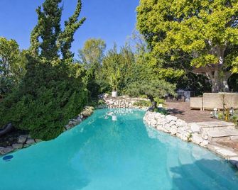 Bel Air Mid-Mod Oasis w/ Grotto Pool + Jacuzzi - Los Angeles - Piscine