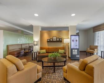 Sleep Inn & Suites - Columbia - Living room