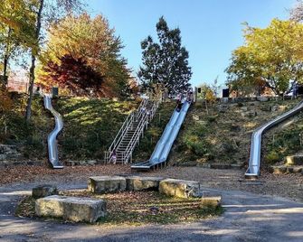 Spacious Frontier Park Apartment - Erie