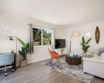 Charming 2br 1bath Sofabed With Mountain - Pacifica - Huiskamer