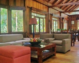 Mindo Garden Lodge and Wildlife Reserve - Mindo - Lobby