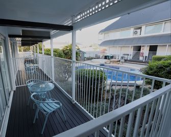 Dalby Manor Motor Inn - Dalby - Balcony