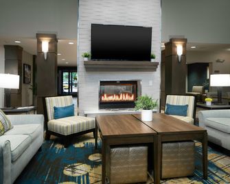 Staybridge Suites Summerville - Charleston Area by IHG - Summerville - Obývací pokoj