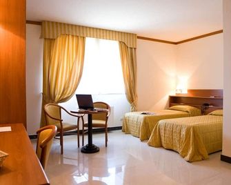 Hotel Residence Federiciano - Valenzano - Schlafzimmer