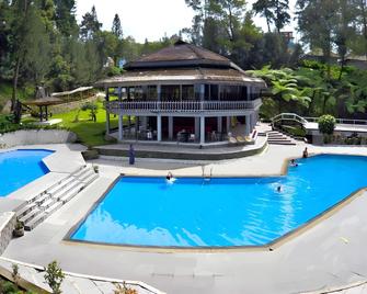 Rudang Berastagi Hotel - Berastagi - Басейн