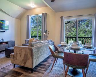 Della View 2BR condo - In the heart of Historic downtown Hailey! - Hailey - Dining room