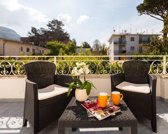 Yourhome - Villa Sorrento - Meta - Balkon