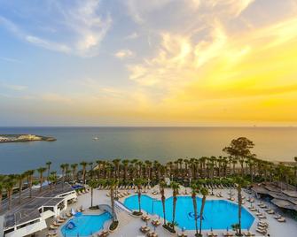 格蘭德度假酒店 - 帕韋其莎 - Limassol/利馬索 - 游泳池