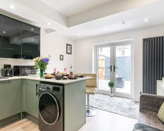 Luxury Apartments in Cardiff City Centre - Cardiff - Kitchen