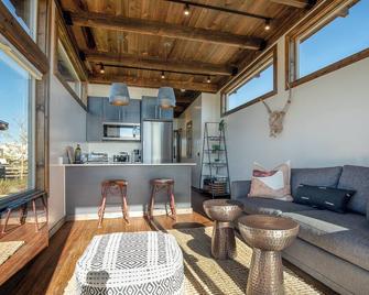Meadow Creek Tiny Home #02 with Mountain View - Stanley