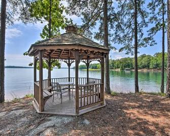 Resort-Style Condo with Balcony on Lake Keowee - Salem - Patio