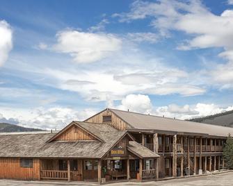 Mountain Village Lodge - Stanley - Building
