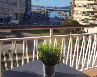 Apartamento en el centro de Laredo Menendez Pelayo 17 - Laredo - Balcony