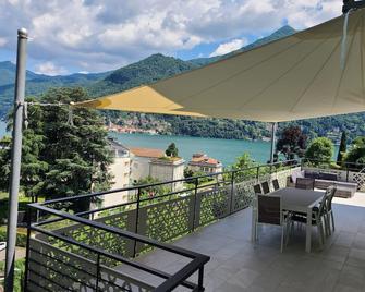 Villa la Gabbianella a Moltrasio, Como - Moltrasio - Balcony