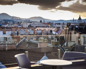 The Amberlyn Suite Hotel - בודפשט - מרפסת