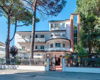 Hotel Villa Pina - Milano Marittima - Edificio
