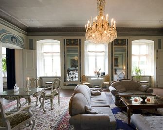 Husby Säteri - Soderkoping - Huiskamer
